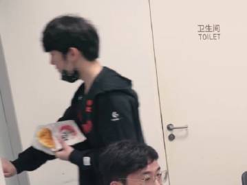 当美食博主成为“生产基地” 流量时代的味觉工业化